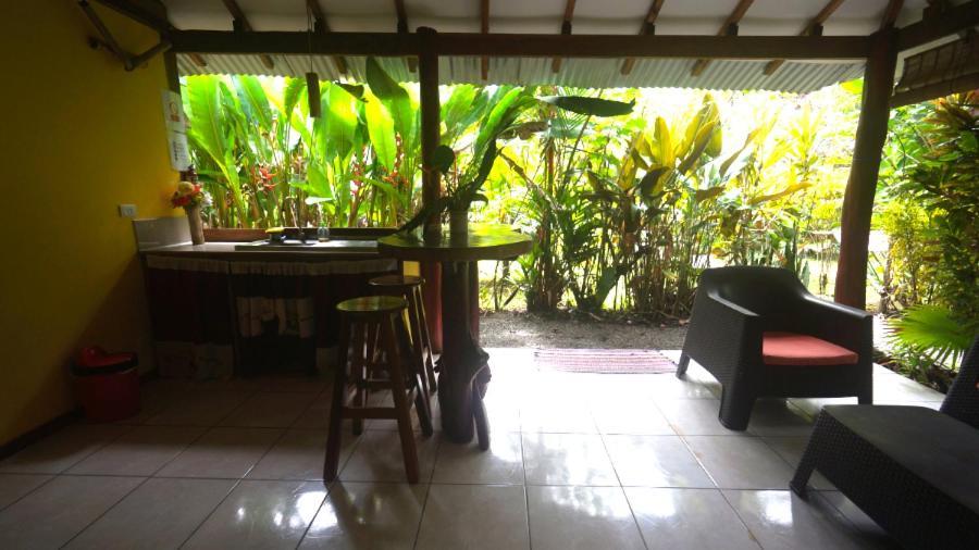 Casa De Los Amigos Caribena Cahuita Εξωτερικό φωτογραφία